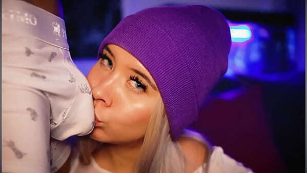 Sexy Colombian blonde wants uncle'_s while watch