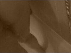 Prima il clistere con il latte poi la inculo