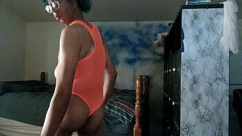 ANIME CD BOY IN ORANGE ONE-PIECE DANCING