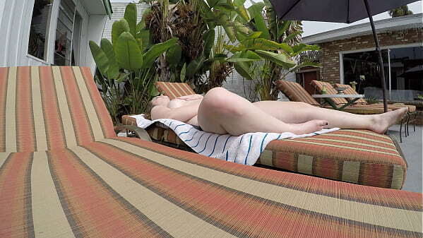 Breeze Spied While Tanning Nude