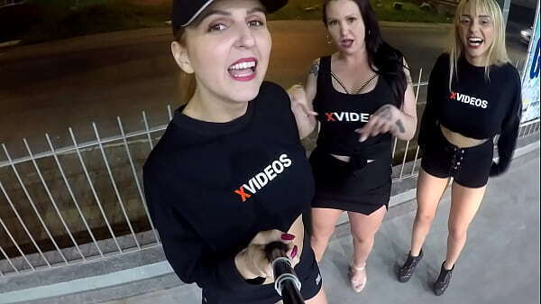 amigas indo aprontar noite Canoas DinniGata -Barbara Alves