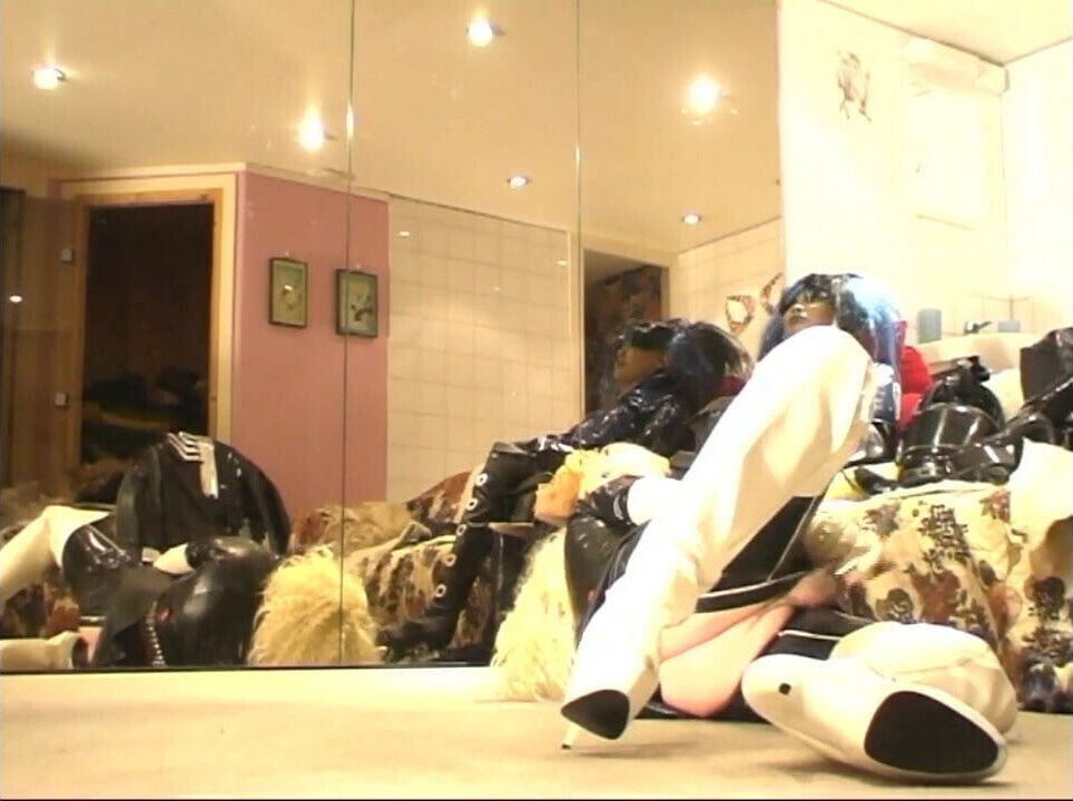 Roxina Faceless Slut X