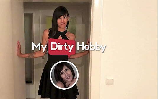 (Lia Leone) Treats Customer Like King Performing Striptease Riding Dirty Hobby