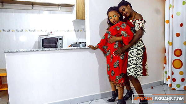 Curvy Xhosa Lesbians Scissoring Make After Romantic Tinder Date