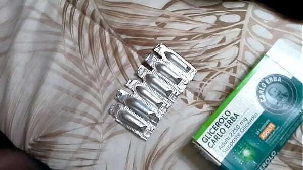 Supposte glicerina spinte culo vibratore