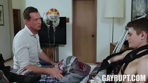 Helping Hand Trevor Harris, Pierce Paris