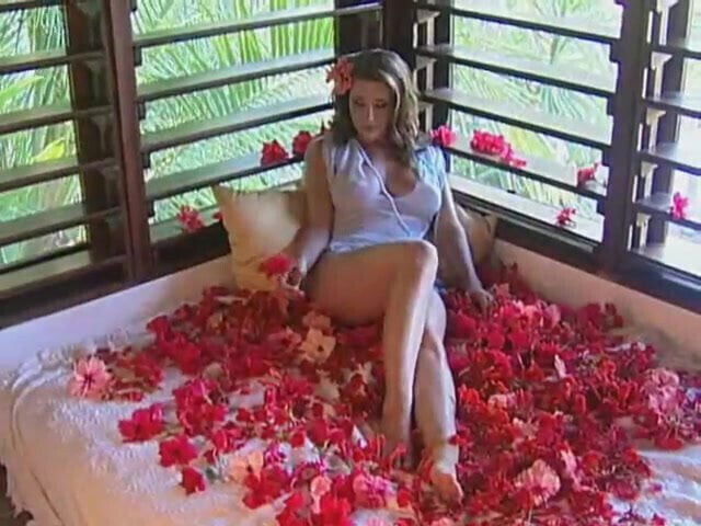 Erica Campbell - La Isla Bonita