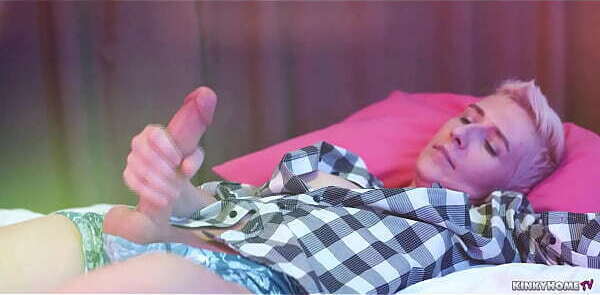 Skin Tone Outfit Strapon