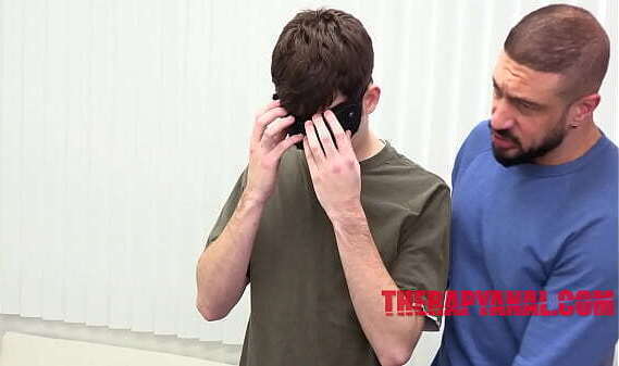 Therapist Helps Control Urges