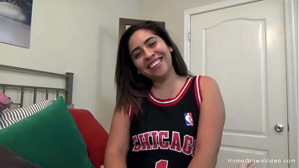 Putting cute amateur Mariah'_s mouth work