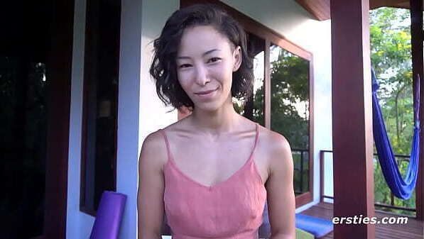 Kira Uses Vibrator Pussy