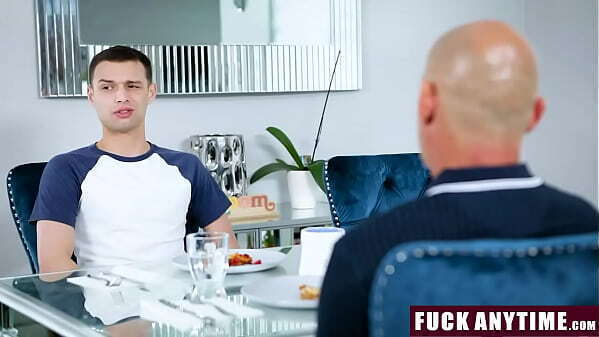 Stepson Has Free Access to Daddy'_s Assistant Anytime He Wants! - Kylie Quinn