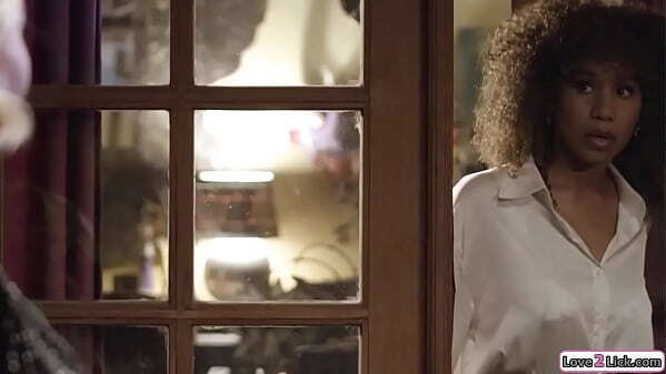 Love2Lick.com Ebony girl lesbian experience with worker