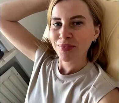 NataliGreen does bright pedicure sexy legs SugarNadya