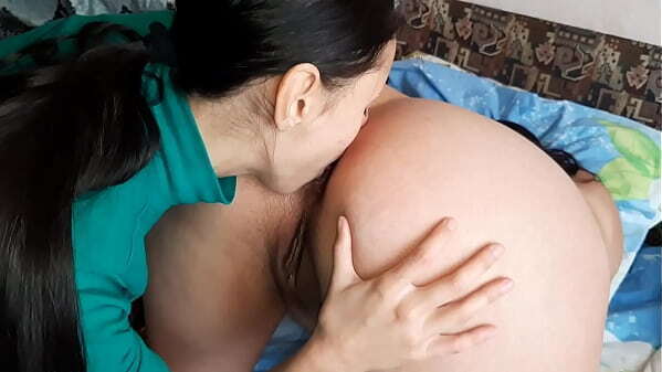 masturbate pussy while licks Lesbian Illusion Girls