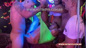 Dando c&uacute_ dotados at&eacute_ sangrar hardcore