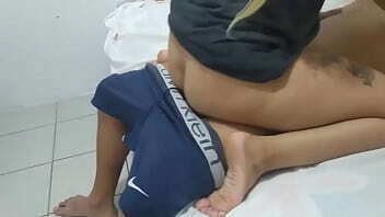 Hermanastra adolecente sexy penetra por hermanastro pervertido de polla dura, hermanastra deja que la folle final corridad de sexy de culo Y