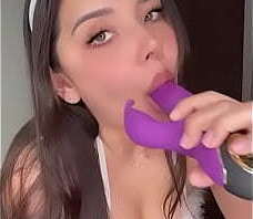 Conejita con hambre de verga (Andyy tok)