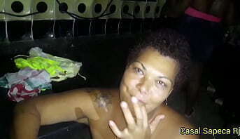 Minha esposa aproveitou estava distra&iacute_do conversando festa pegar tatuado frente todo mundo Perseu Dotado