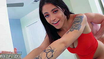 Picked &amp_ Fucked: Melody Foxx Creampie