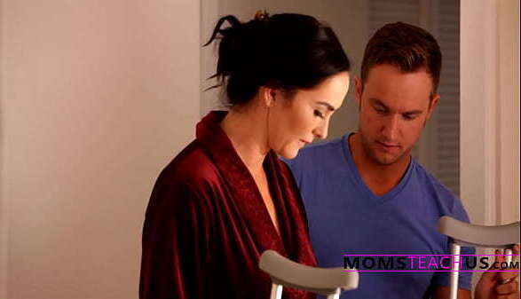 StepMom crutches complicates life