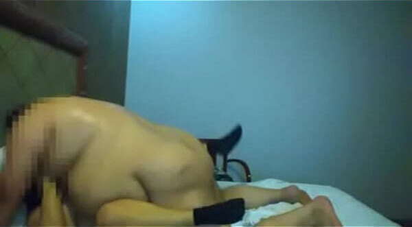 JESS HOWARD follando madura casada mientras esposo ovserva