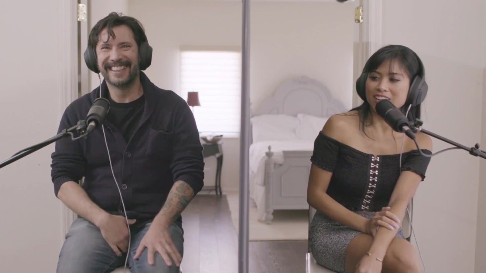 Ember Snow Tommy Pistol blind date from Bellesa Films!