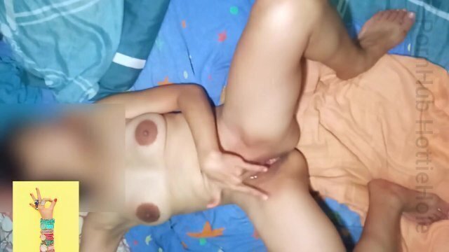 دختر حشری میزنه Girl playing PUSSY while friend taking Shower