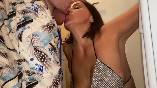 Fucking stepmom hard washing machine while doing laundry!