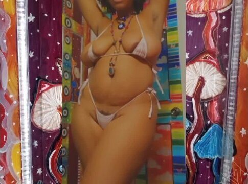 THICK EBONY MILF GODDESS TEASES