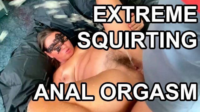 HUGE SQUIRT MILF. MASSIVE SQUIRT FUCK. EXTREME SQUIRTING HAIRY ORGASM.