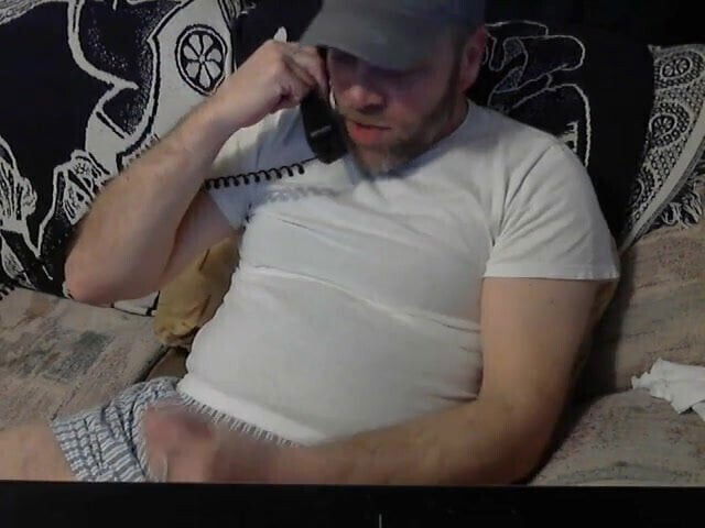 Str8 talking with a buddy on the phone