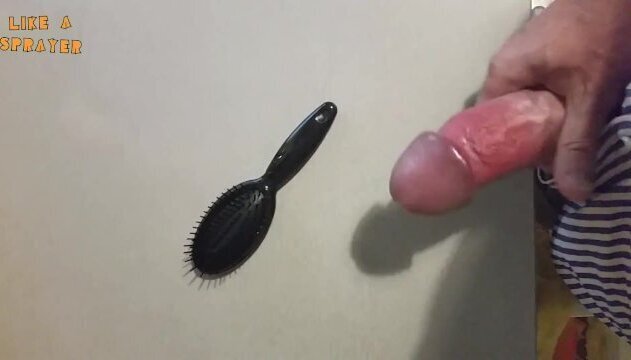 Sega sborrata spazzola capelli