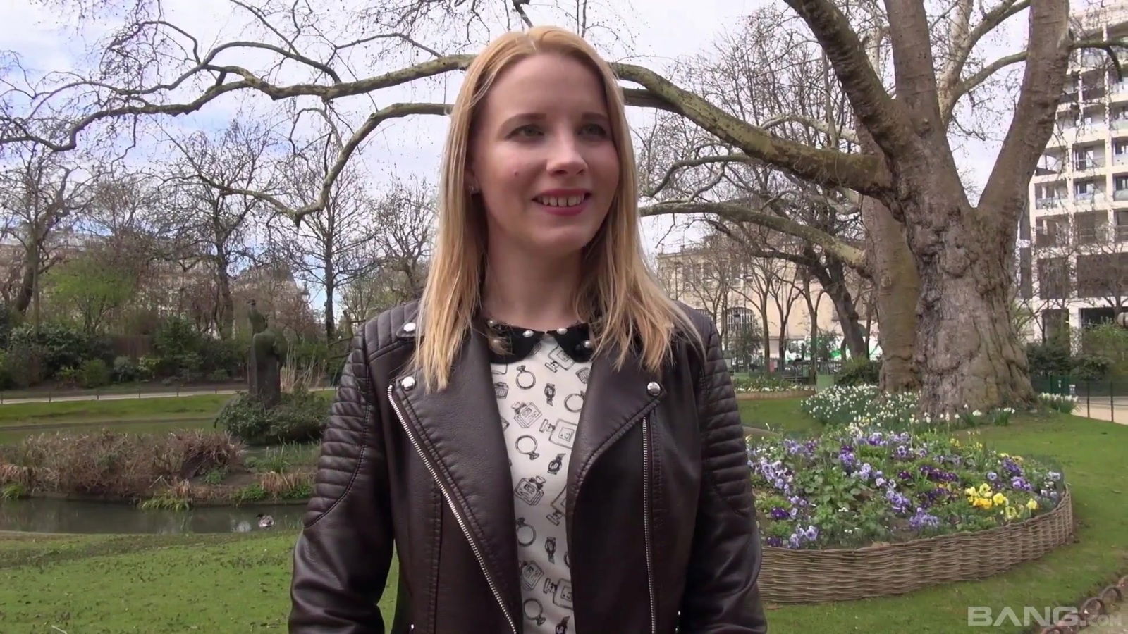 Video blondie Kiara Knight getting fucked stranger