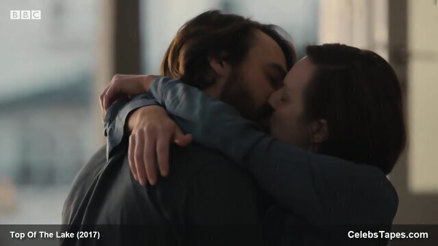 Elisabeth Moss Linda movie scenes