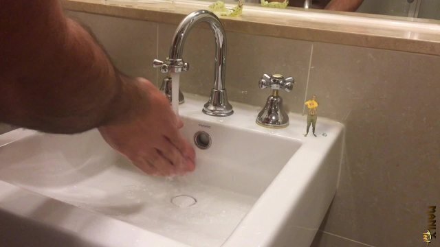 TEENY TINY STRIP SHOW! MICRO HUMAN STRIPS GETS MANLYFOOT MACROPHILE