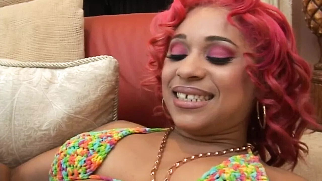 African Amateur Pinky Loves Getting Fucked Huge Hard