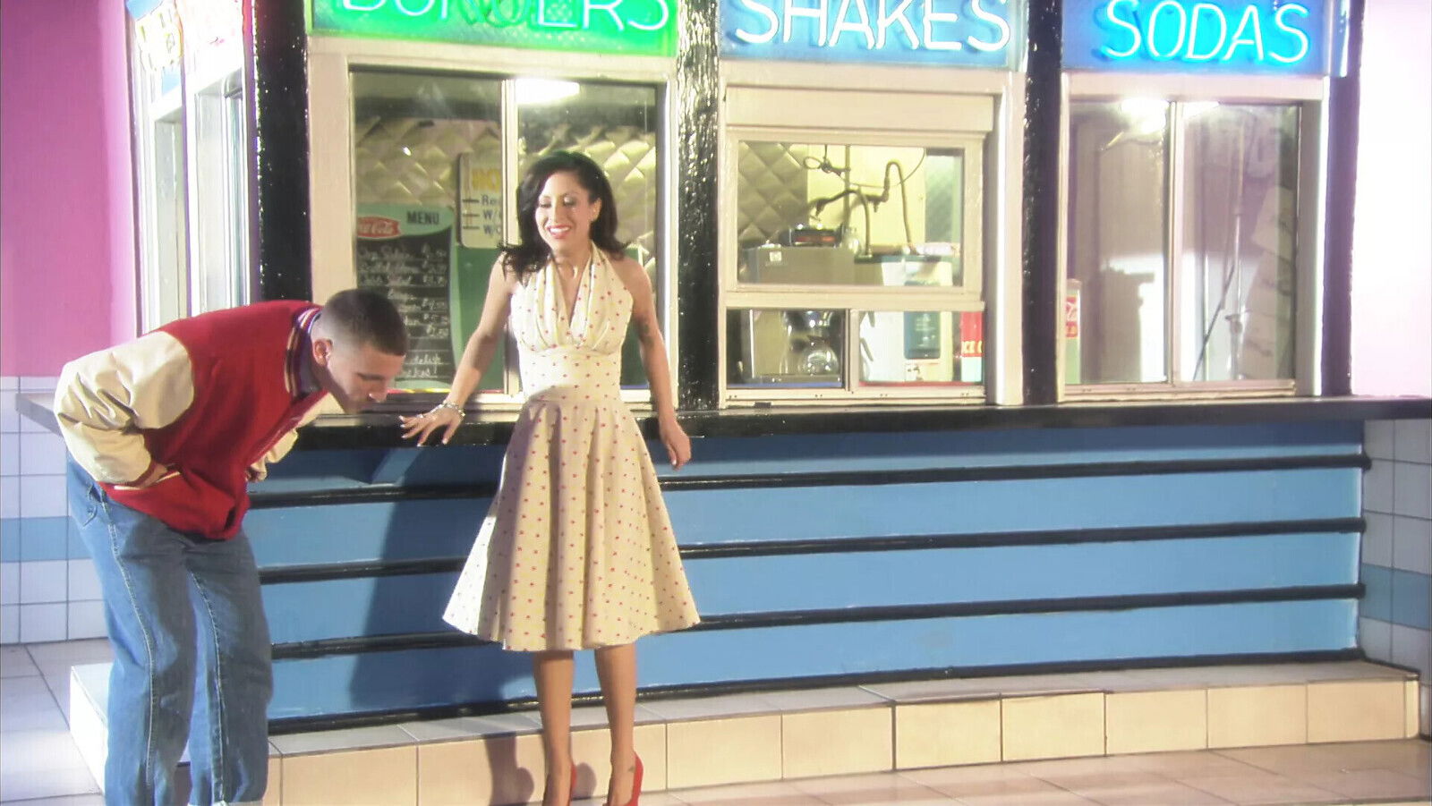 Brunette Endures Fierce Screwing Close-Up Shoot