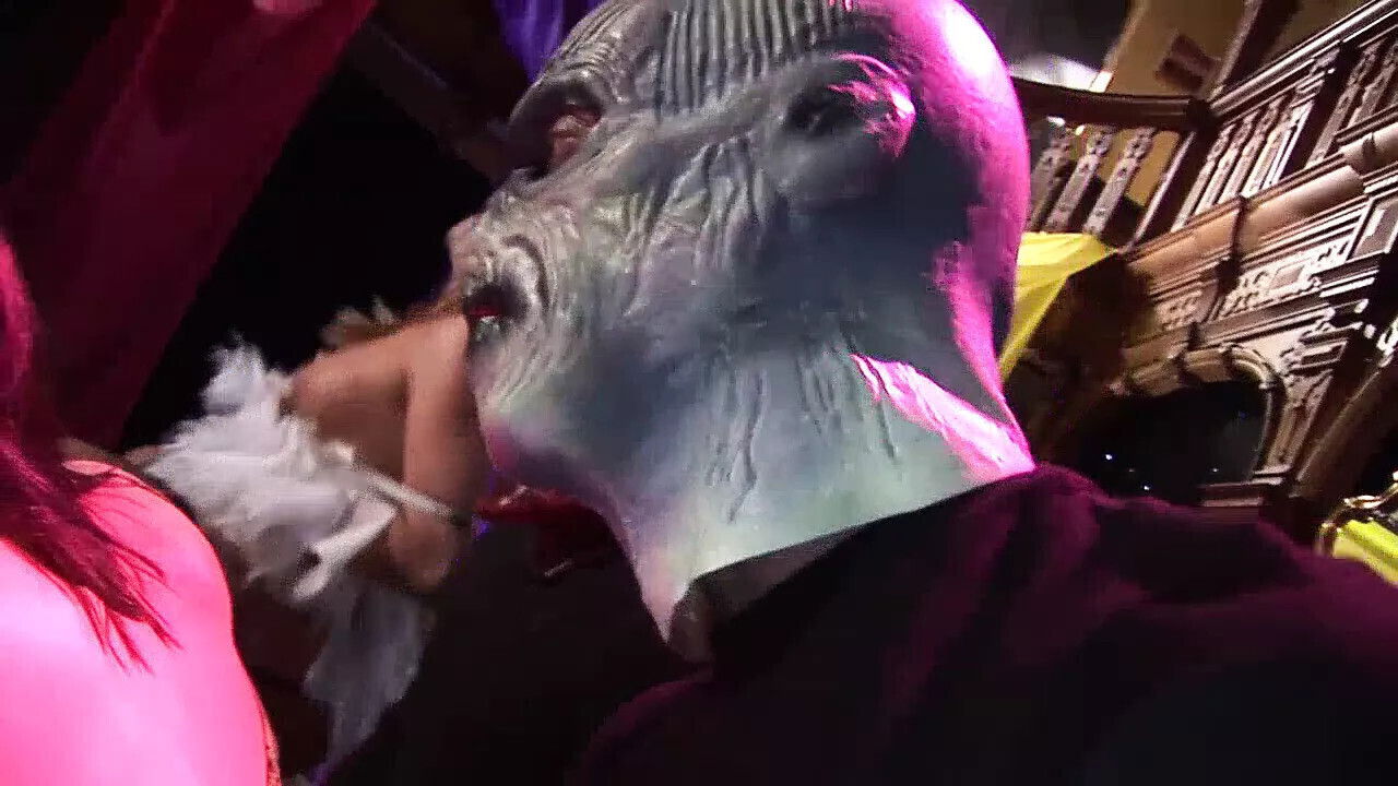 sluts contain themselves organize