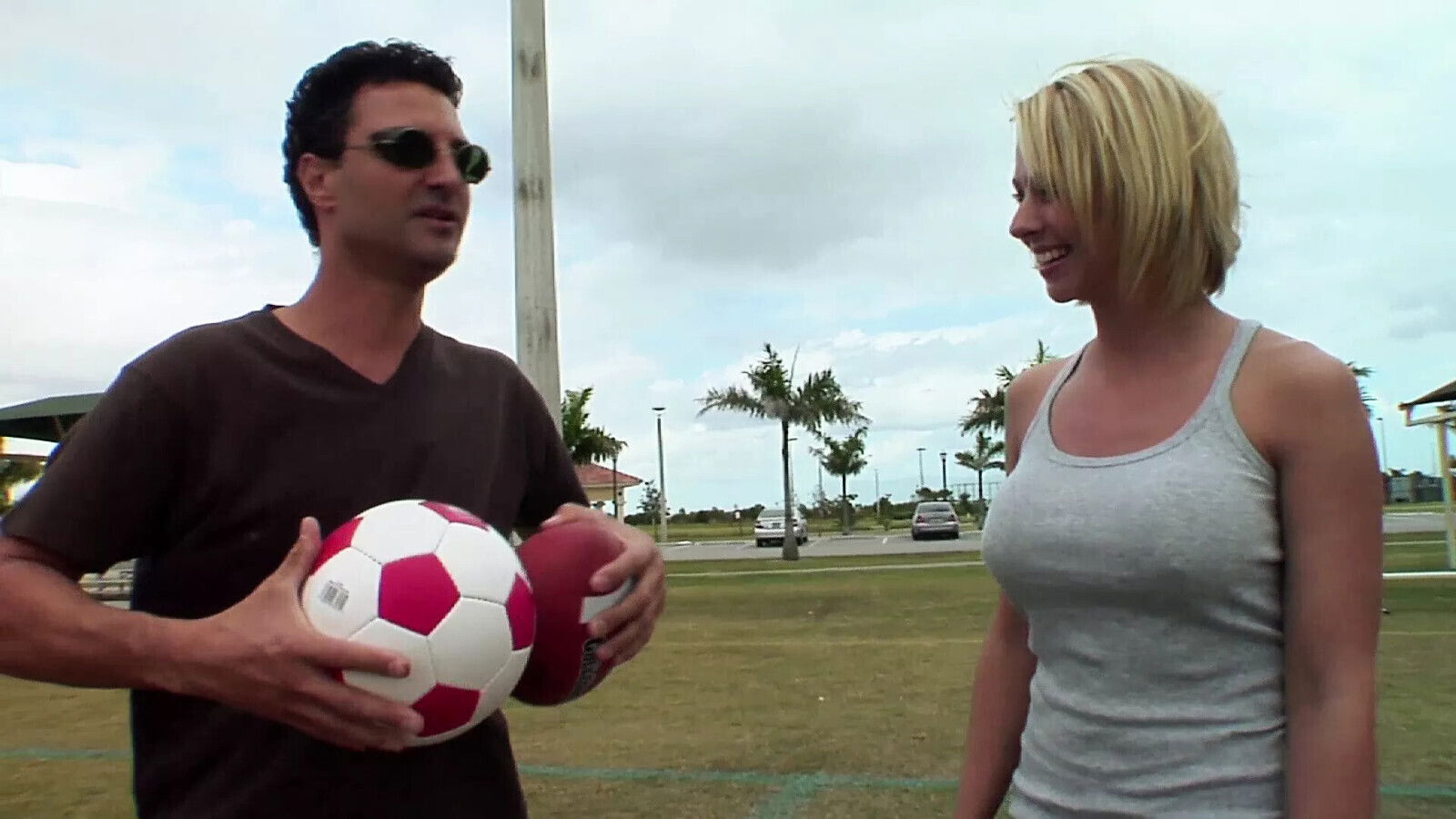 junge blondine grossen titten fickt neue spieler manschaft