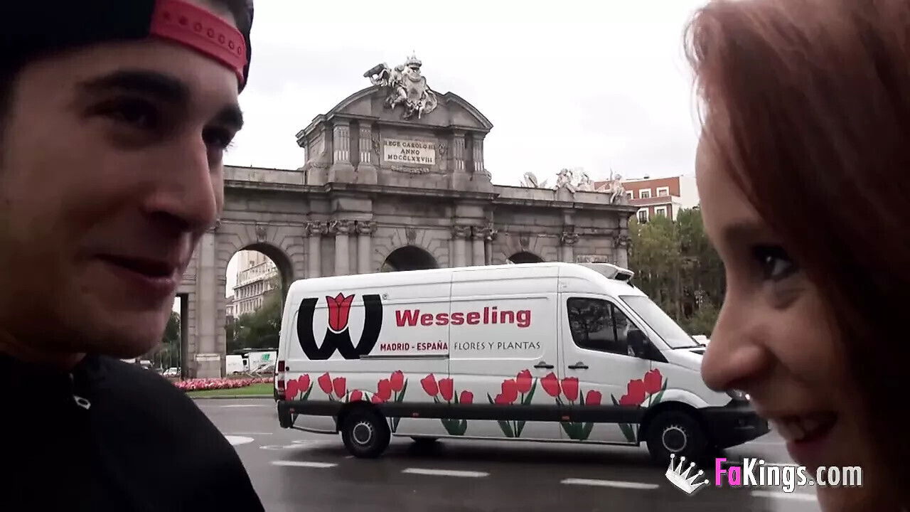 Catalan tourist meets Madrid... Adrian's cock! Fucking Retiro park