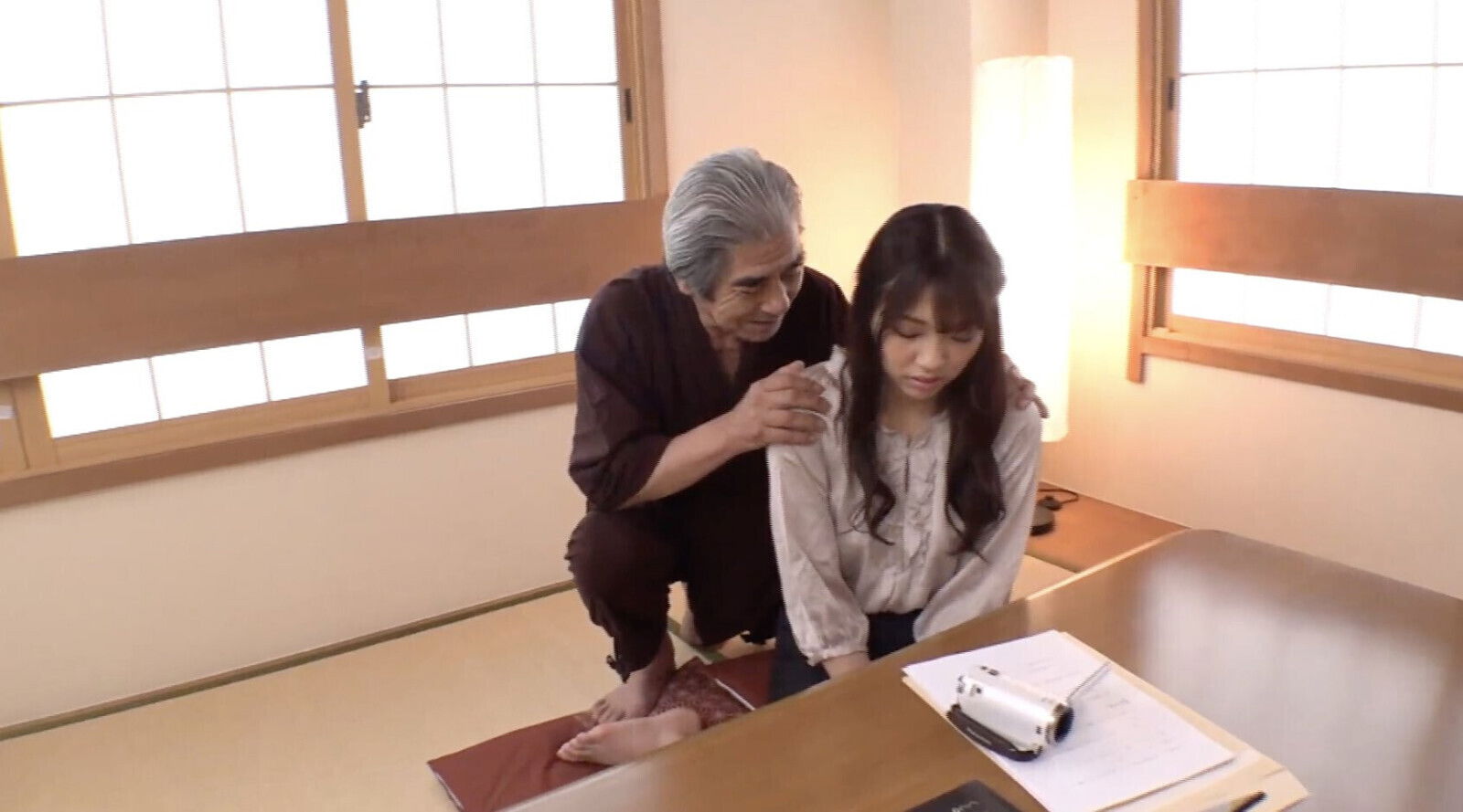 Female Editor Kept Elderly Novelist Himari Kinoshita