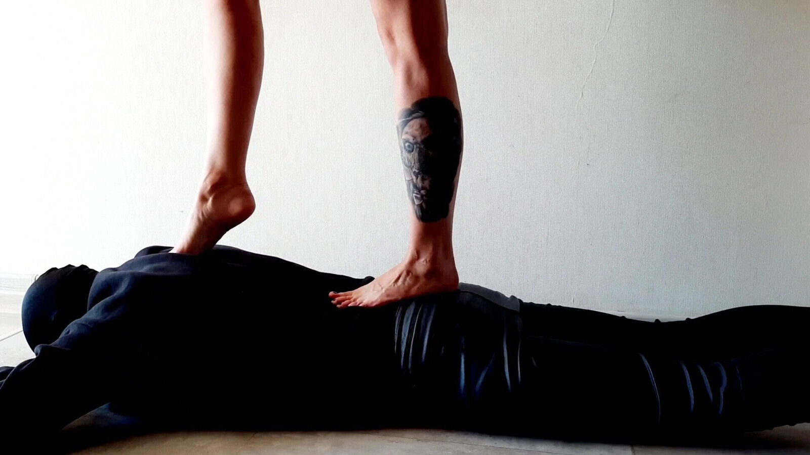Foot Dominatrix Nika. Trampling body slave.