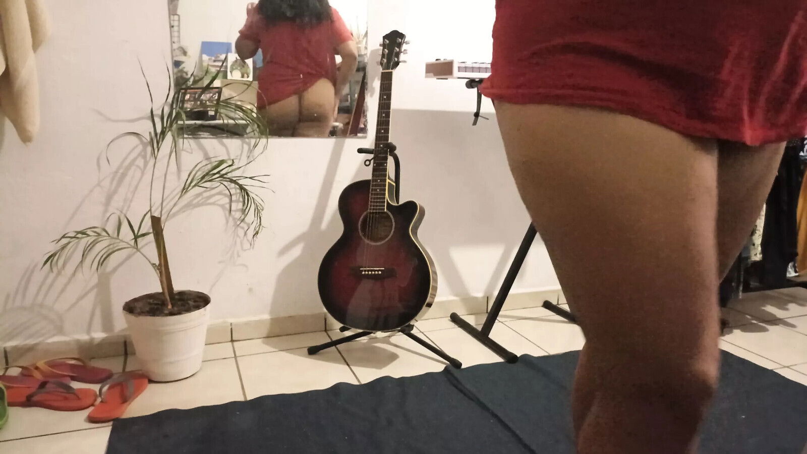 spying chubby girlfriend