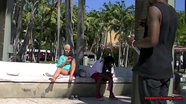 Upskirt Wife &amp_ Brooks Kiss Upskirt Public Pussy flashing Voyeurs!!!