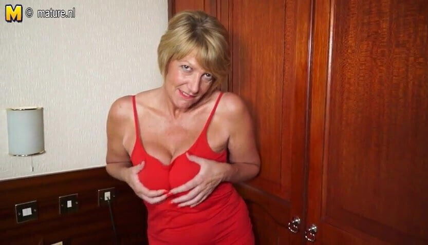 Hot amateur British granny playing with her wet pussy