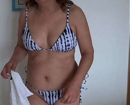 Stepson masturbates watching stepmother puts bikini beach