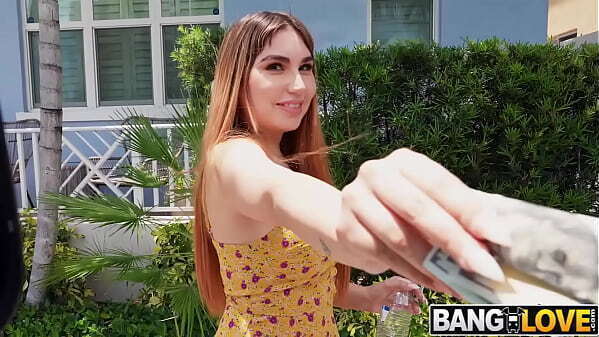 Bonnie Cleavage Public Spanked Johnny Love