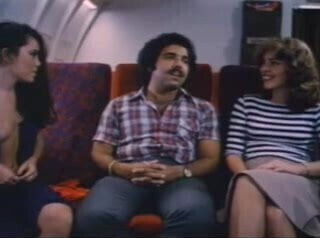 Ron helps Paula Di S and Martina join the mile high club 