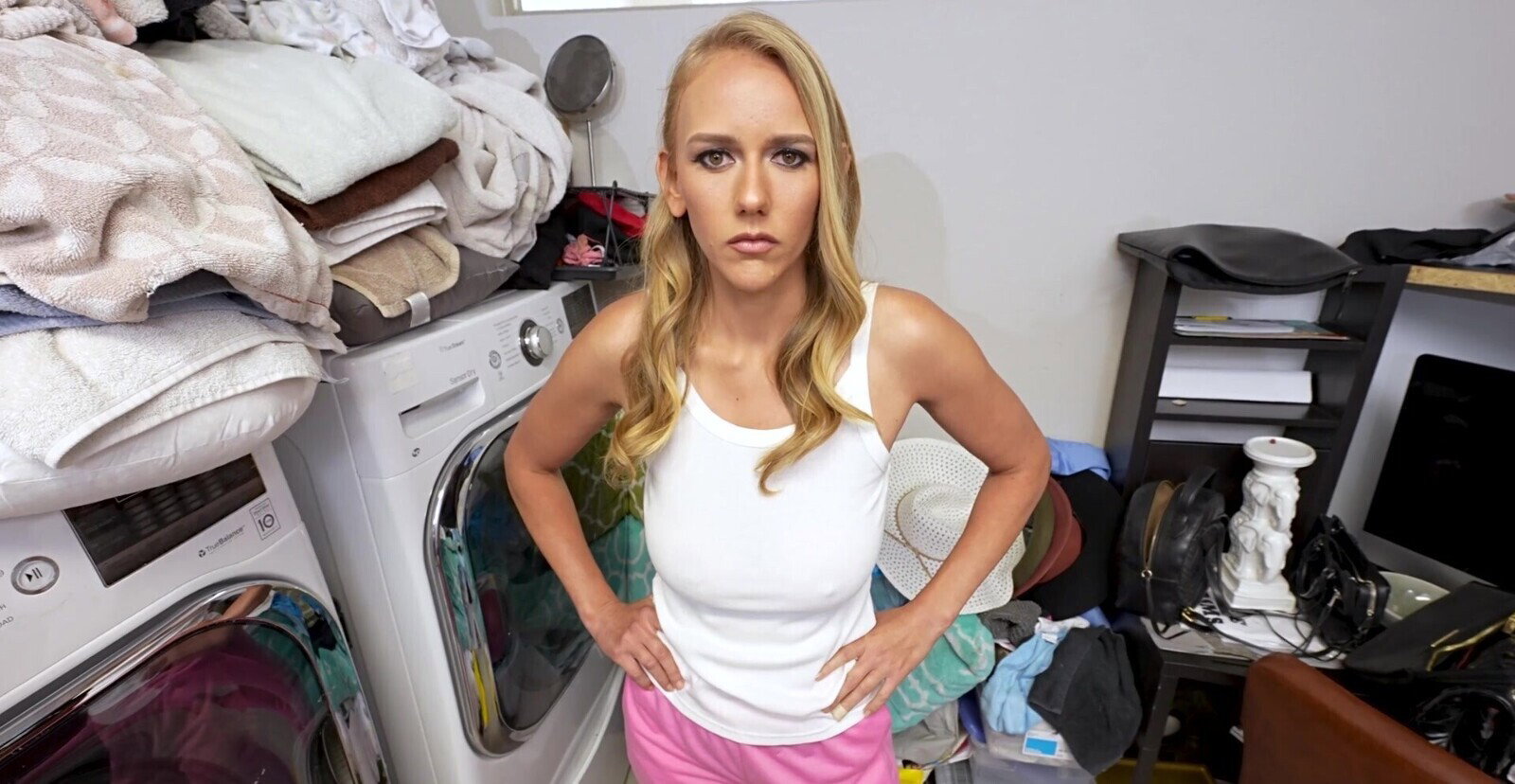 Jasmine Daze enjoys while getting pleasured husband